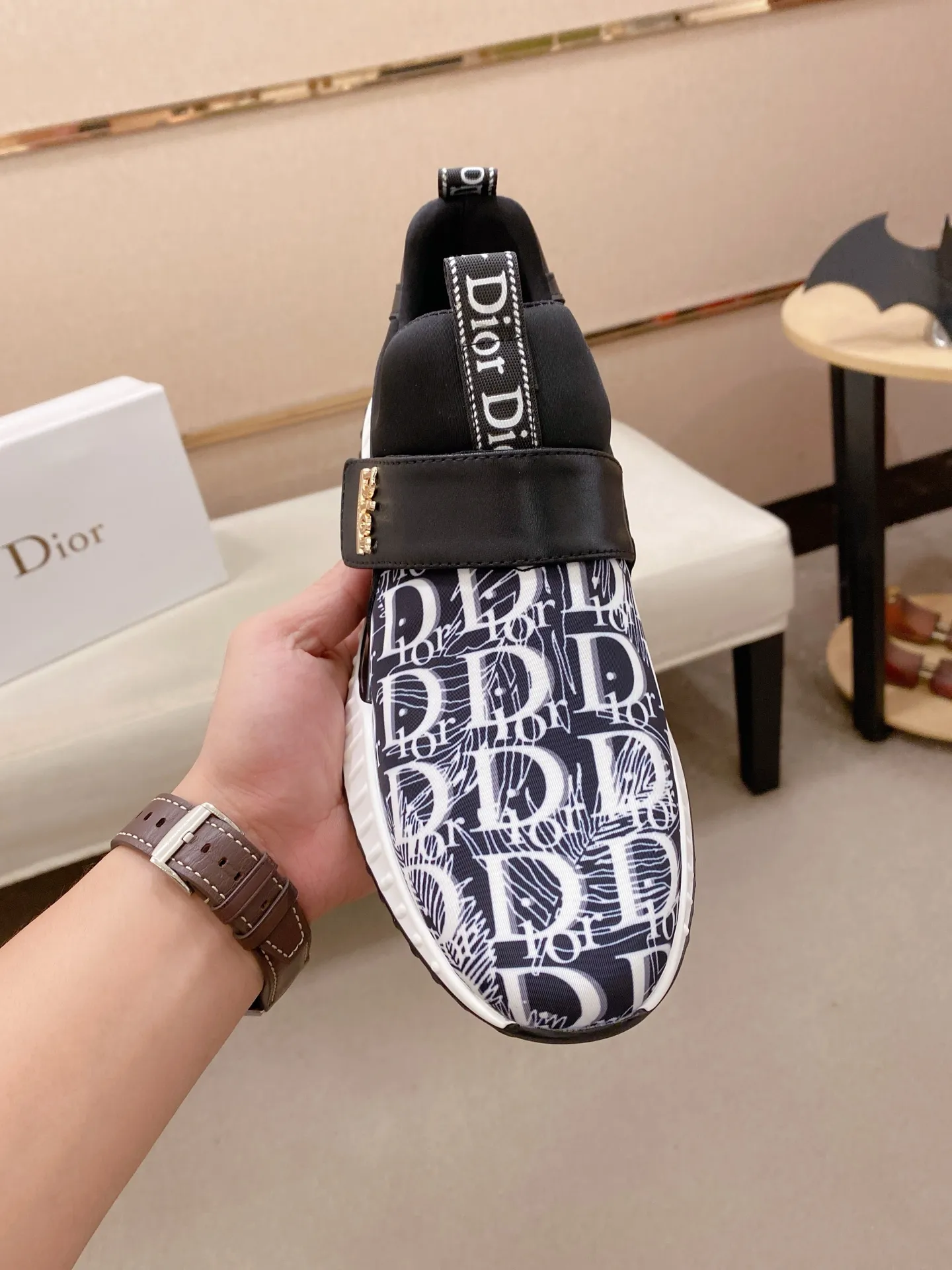 Factory price: 440💰[Dior·Dior] New casual sports style men's shoes, new spring and summer design, perfect workmanship, lace-up lazy style to create wardrobe quality, upper: imported cowhide, sheepskin lining is soft and comfortable, ultra-light TPU wear-resistant outsole, simple, versatile fashion men's shoes, excellent color code number 38--44. (Can be customized for 45 non-refundable)